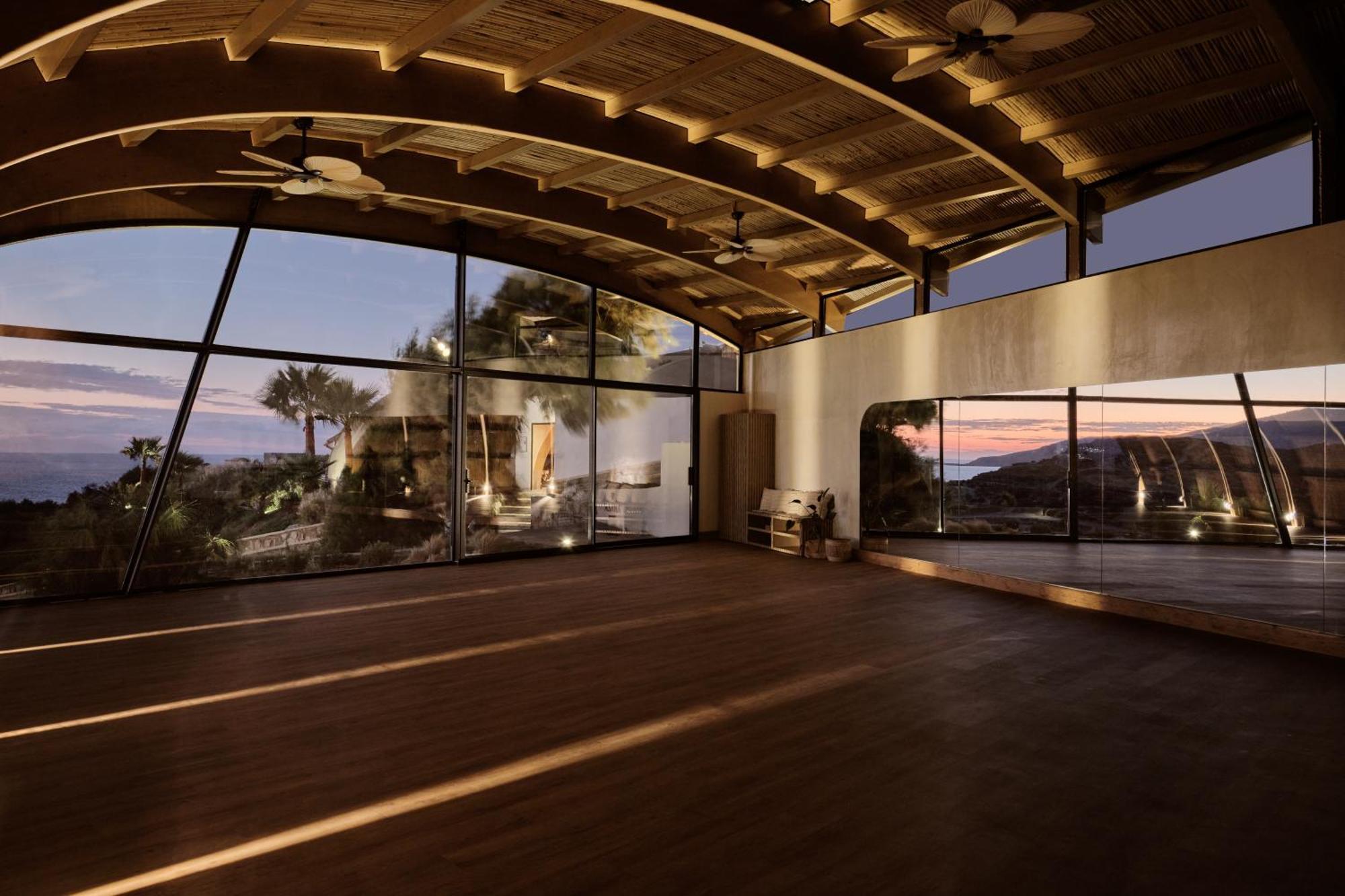 Acro Suites - A Wellbeing Resort (Adults Only) アギア・ペラギア エクステリア 写真
